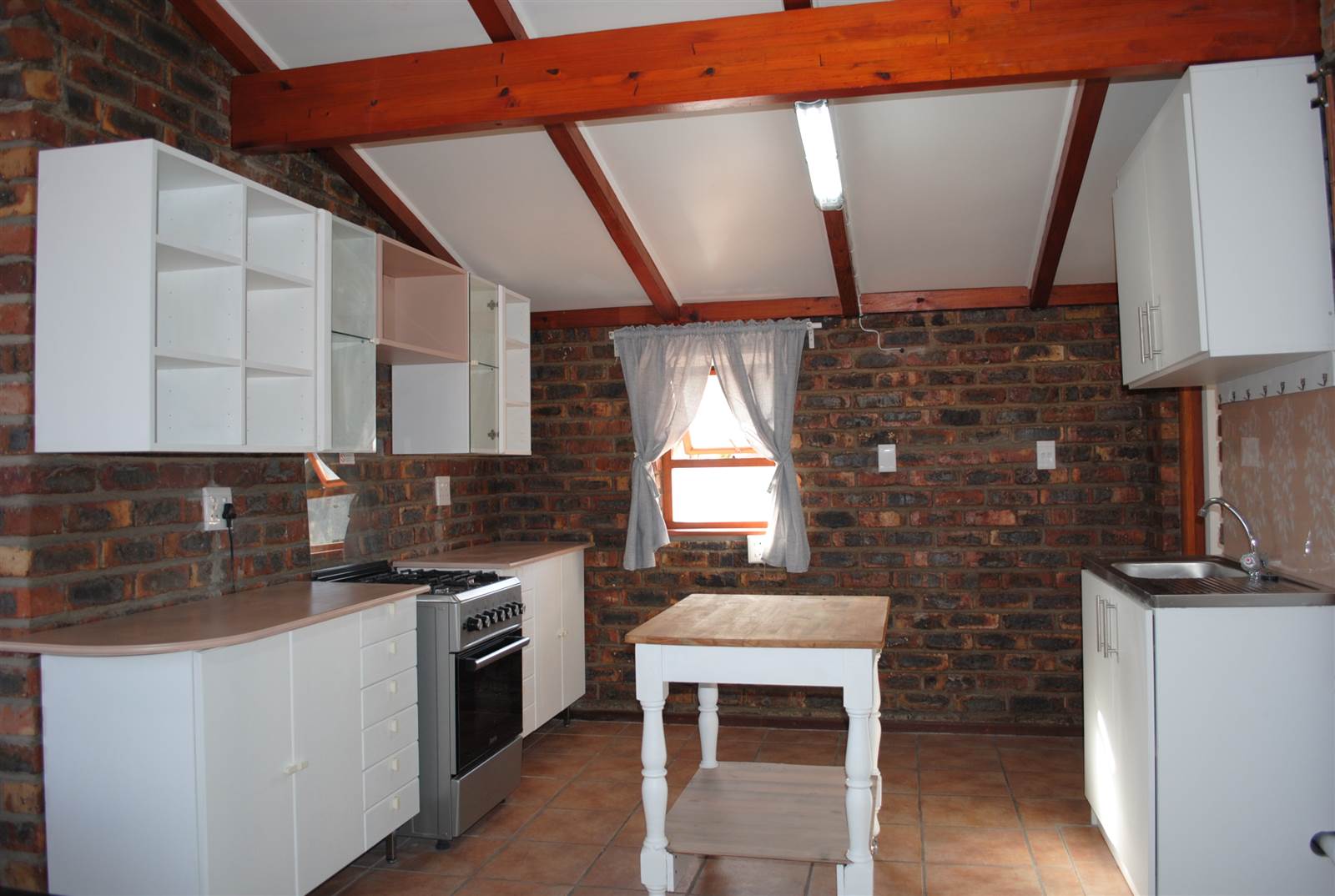 2 Bed Flat in Middedorp photo number 1