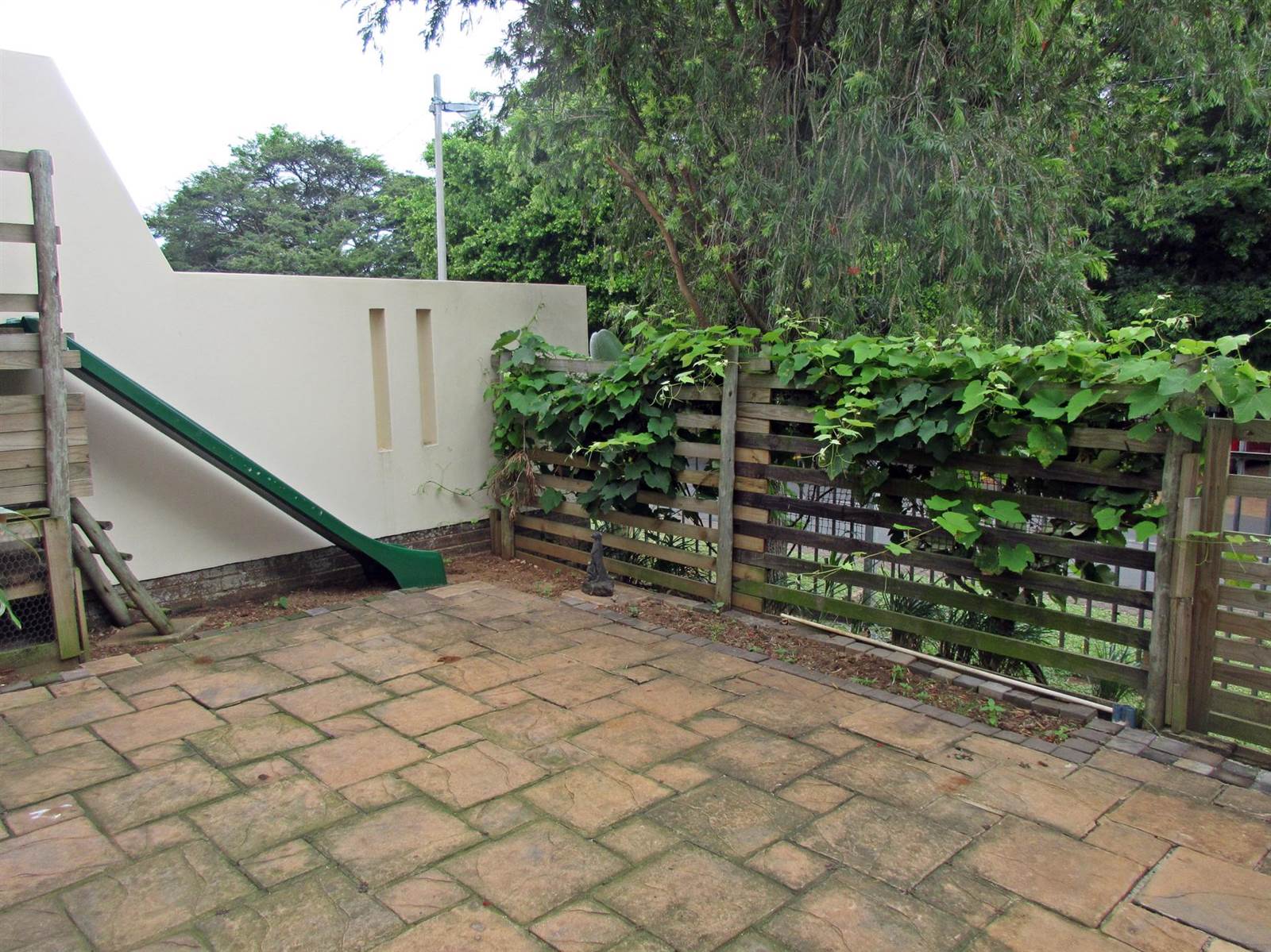 3 Bed Townhouse in Durban North photo number 4