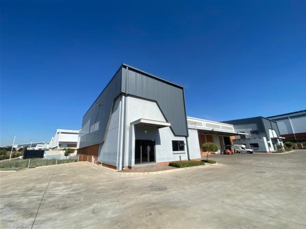 869  m² Industrial space
