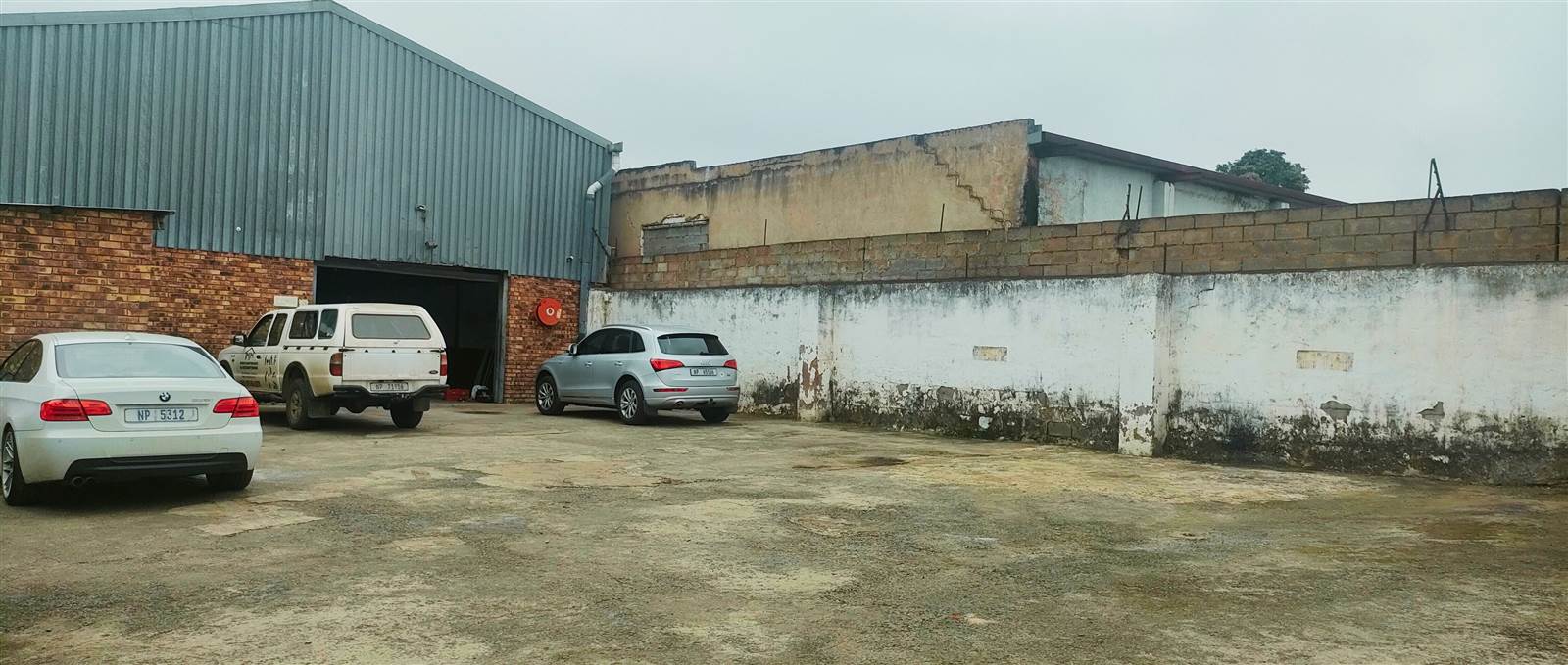 800  m² Industrial space in Mkondeni photo number 2