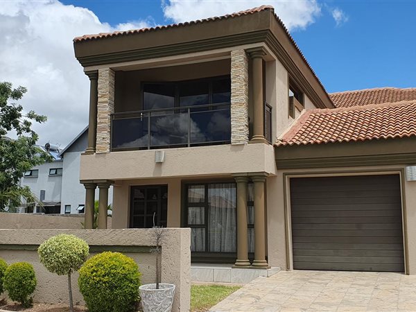 4 Bed House in Woodhill Estate