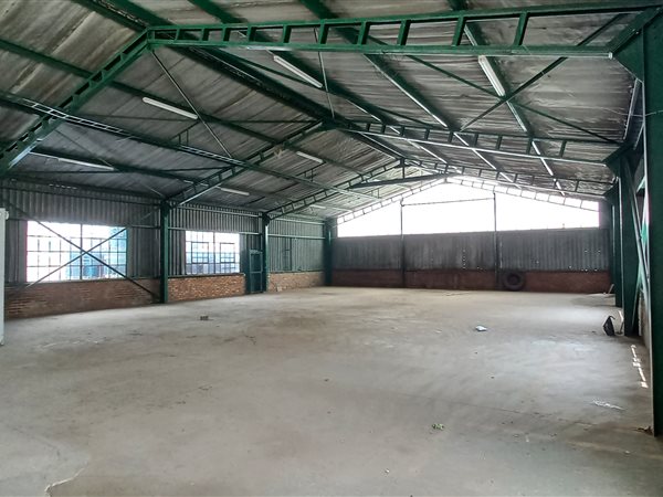 1 000  m² Industrial space