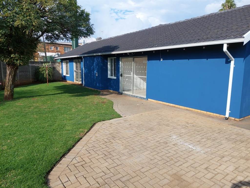 2 Bed House in Brakpan North photo number 3