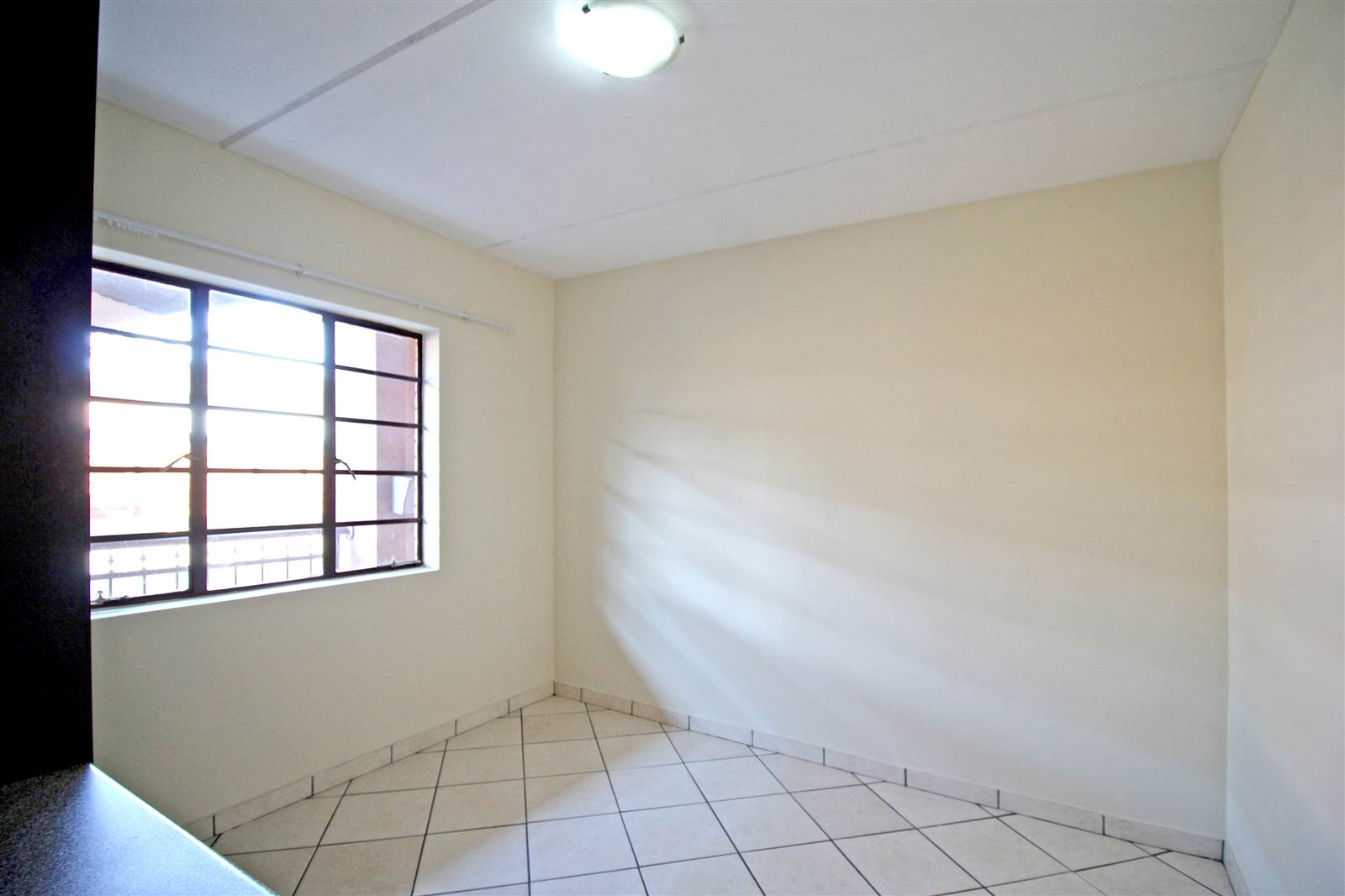 0.5 Bed House in Kempton Park Central photo number 4