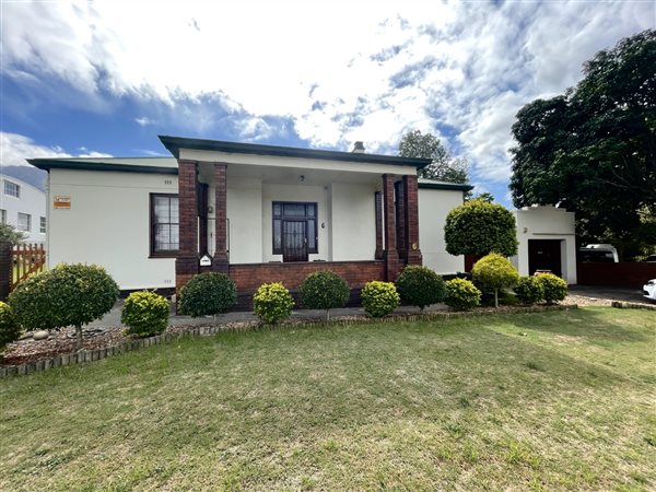 4 Bedroom House 4 Bedroom House