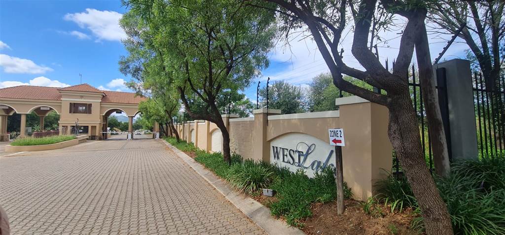714 m² Land available in Westlake Estate photo number 2