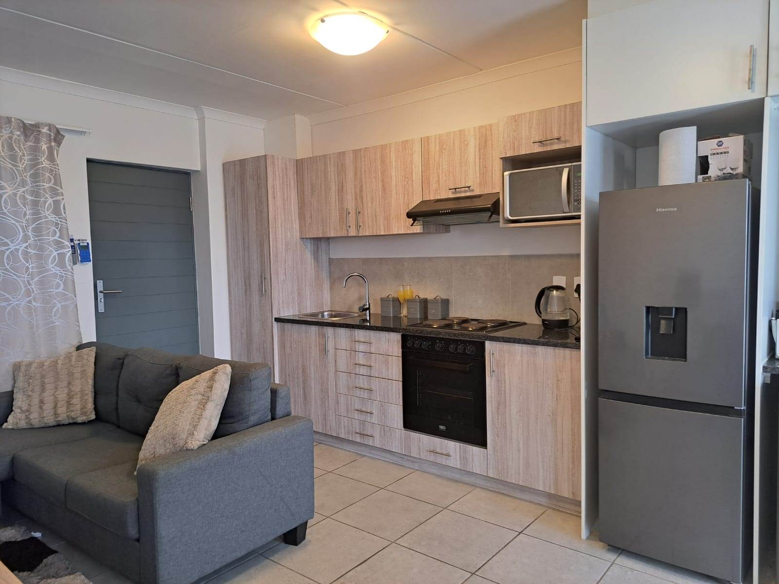 1 Bed Apartment in Bellville South photo number 3