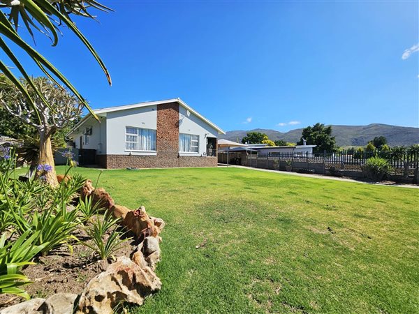 4 Bedroom House 4 Bedroom House