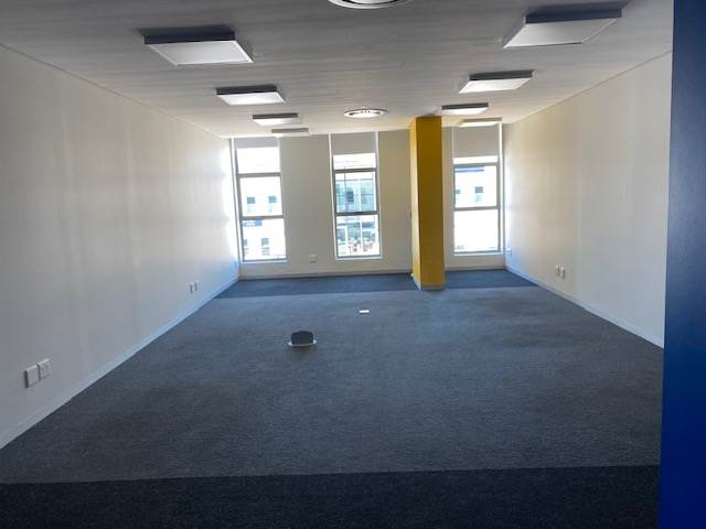 566  m² Office Space in Paarl photo number 10