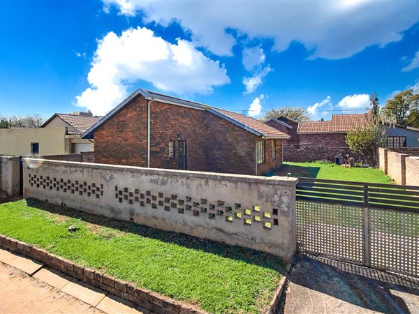 3 Bedroom House 3 Bedroom House