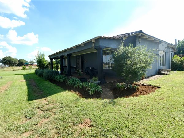 1.7 ha Smallholding 1.7 ha Smallholding