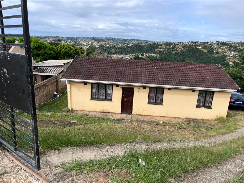 3 Bed House in Umlazi photo number 9