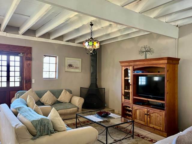 4 Bed House in Clarens photo number 9