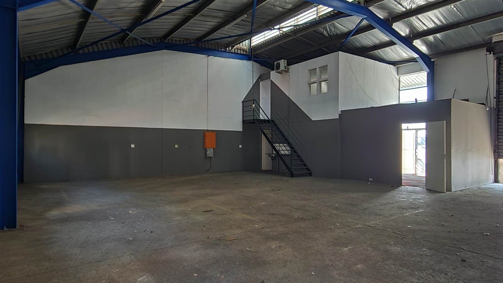 214  m² Industrial space in Briardene photo number 3