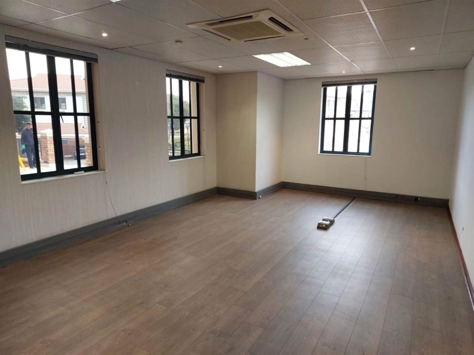 131  m² Commercial space in Bryanston photo number 1