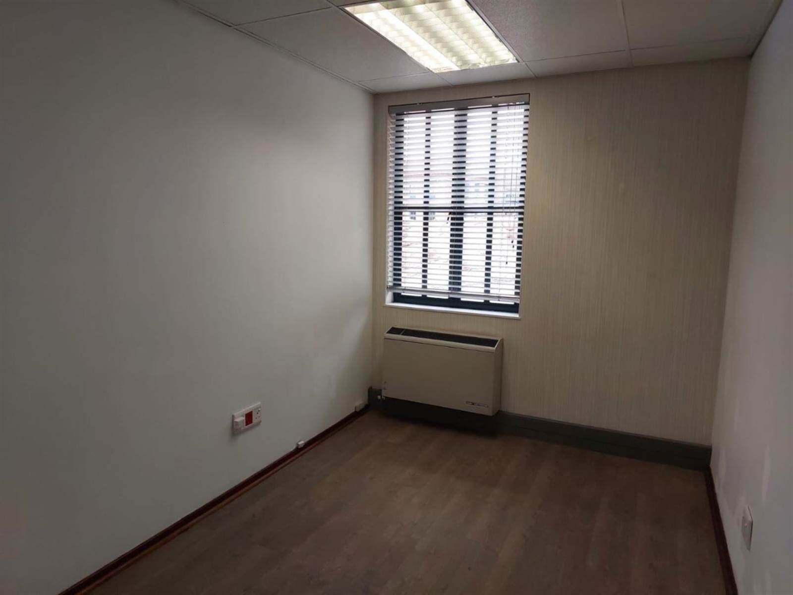 131  m² Commercial space in Bryanston photo number 2