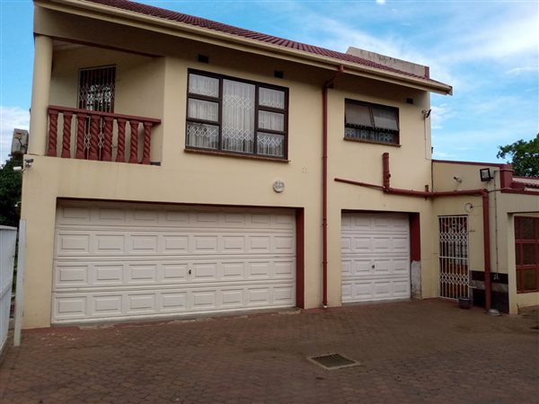 5 Bed House in Everest Heights