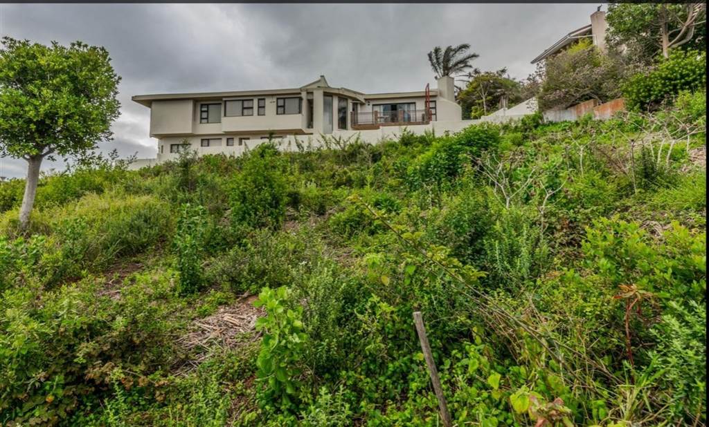 1008 m² Land available in Outeniqua Strand photo number 9