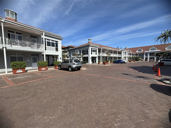 293  m² Commercial space