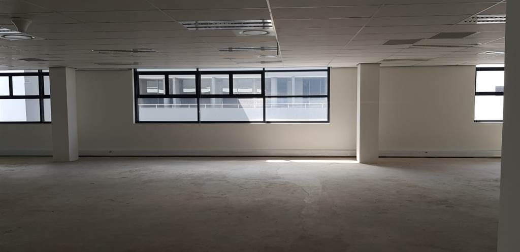 387  m² Office Space in Illovo photo number 4