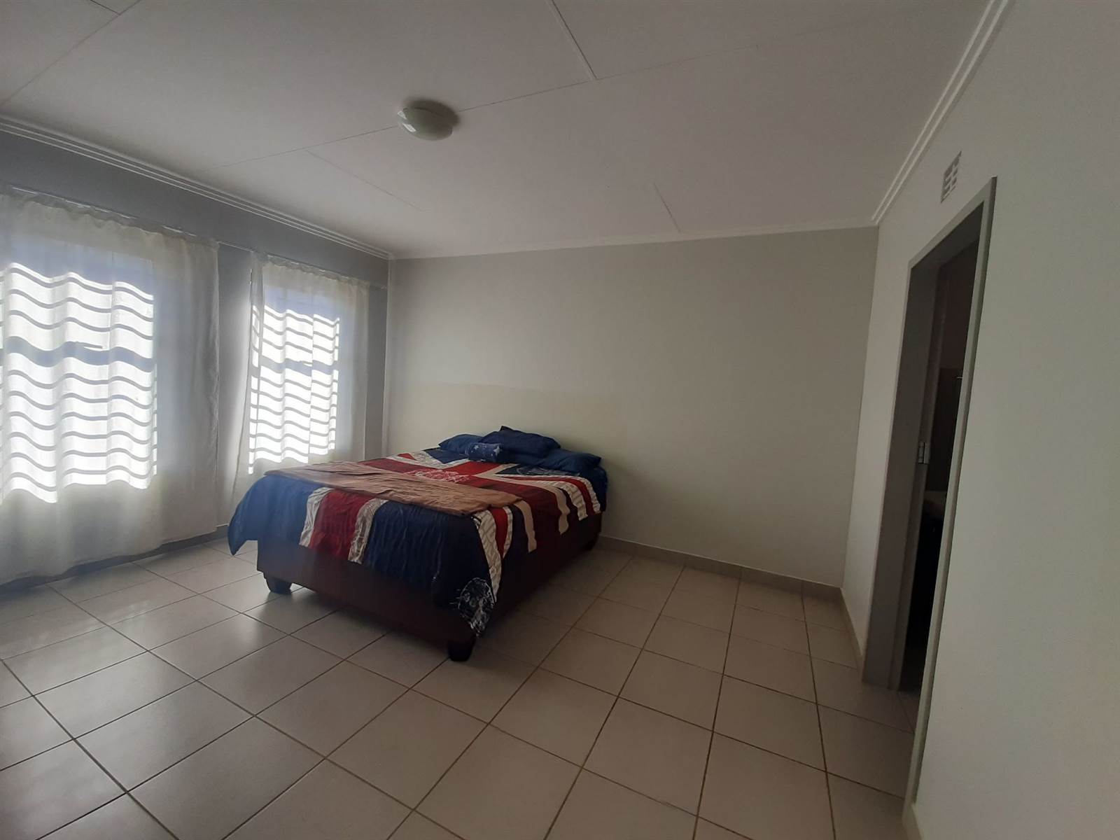 4 Bed House in Protea Glen photo number 5
