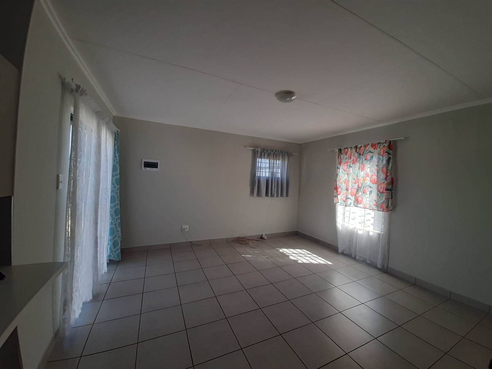 4 Bed House in Protea Glen photo number 4