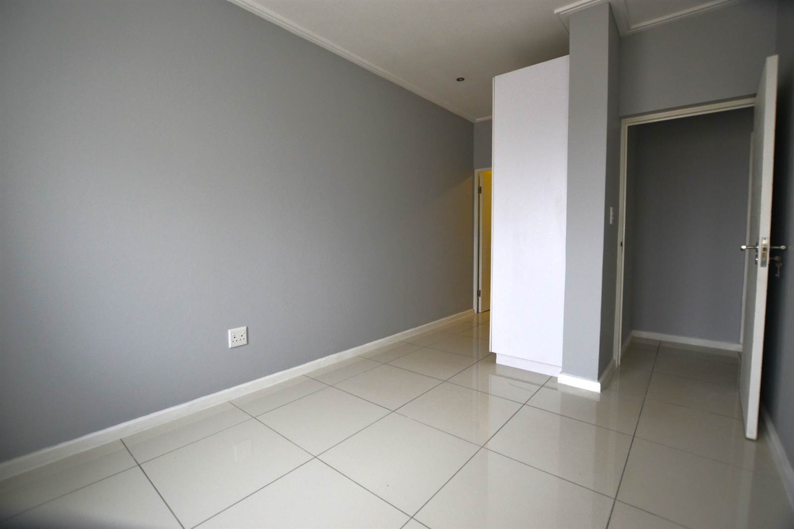 2 Bed Apartment in Bedfordview photo number 18
