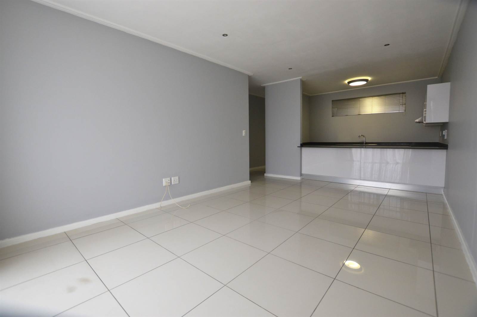 2 Bed Apartment in Bedfordview photo number 10