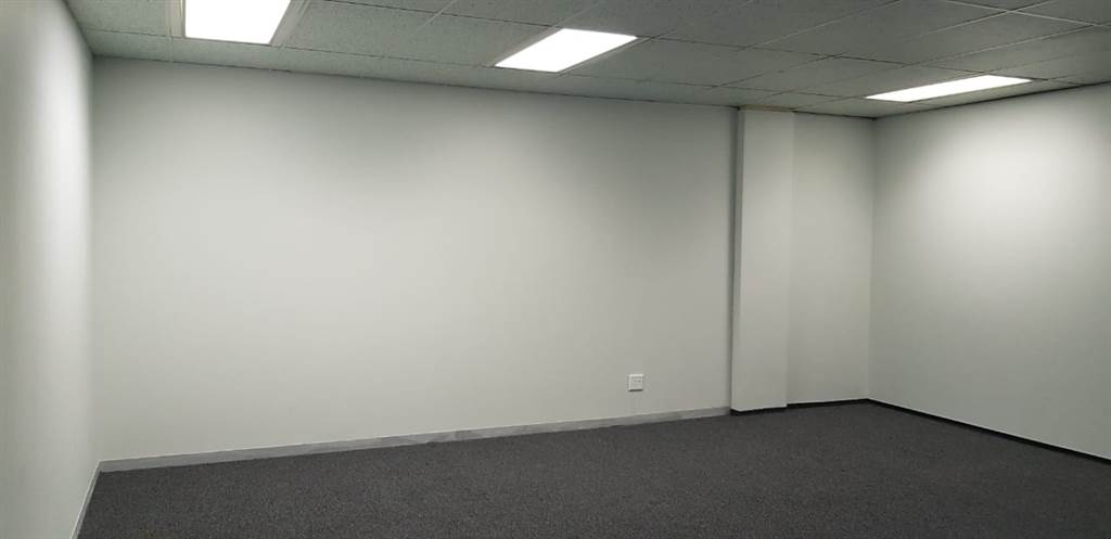 79  m² Office Space in Bruma photo number 3