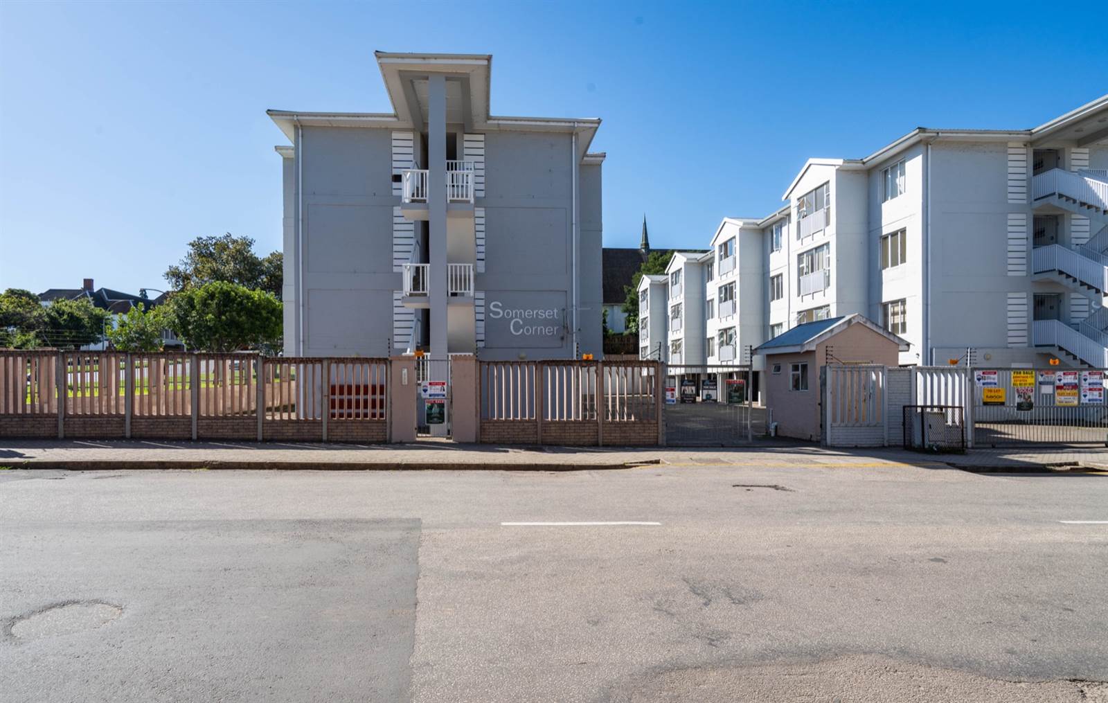 2 Bed Apartment in Grahamstown Central photo number 3