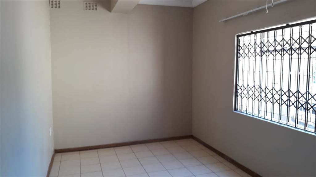 3 Bed Townhouse in Polokwane Central photo number 21