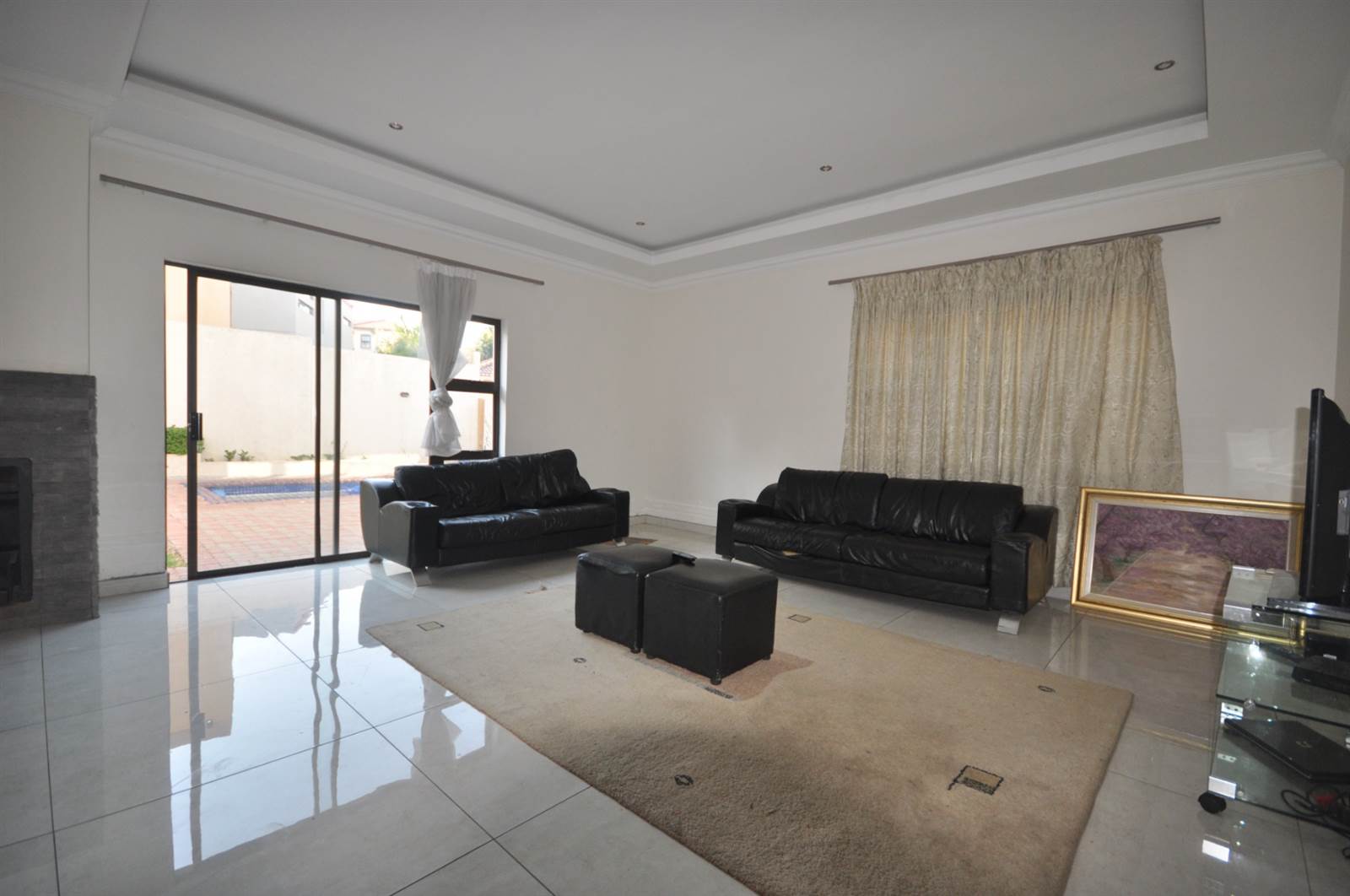 4 Bed House in Greenstone Hill photo number 6