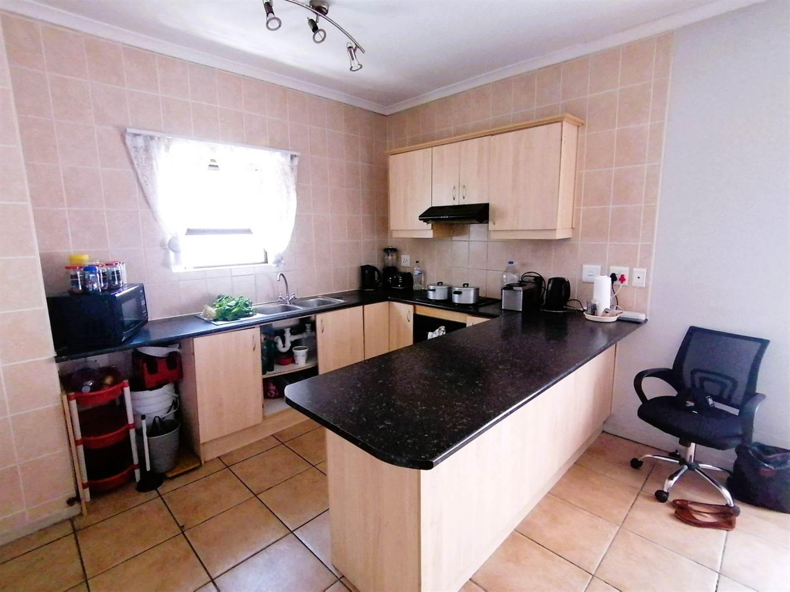 2 Bed Apartment in Brackenfell Central photo number 6