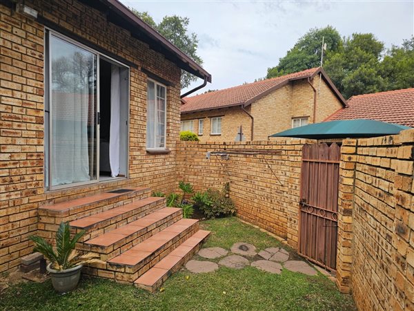 2 Bedroom Townhouse 2 Bedroom Townhouse