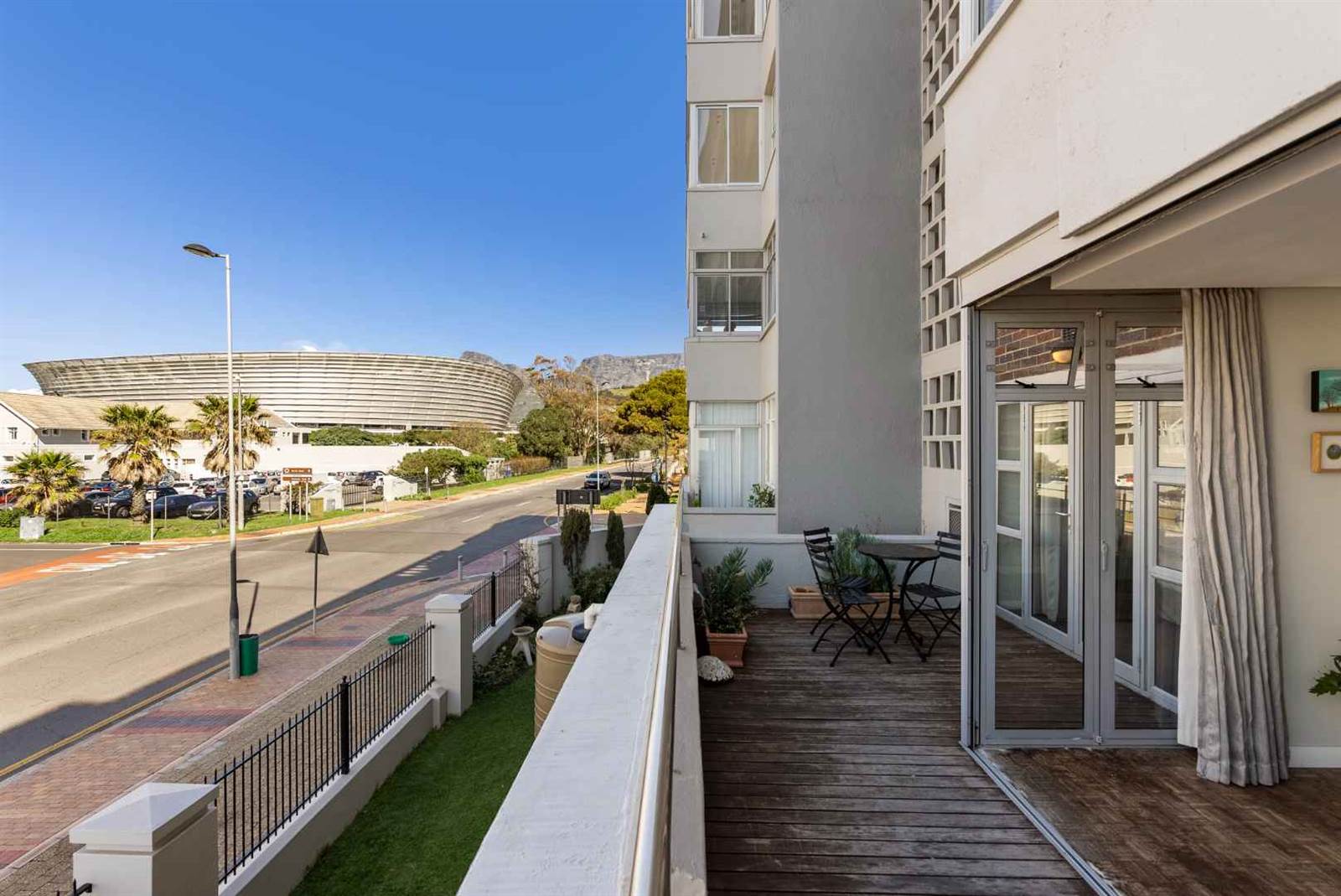 2 Bed Apartment in Mouille Point photo number 23