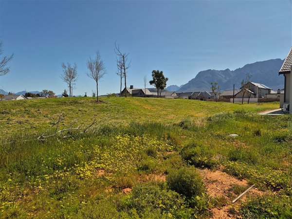 470 m² Land