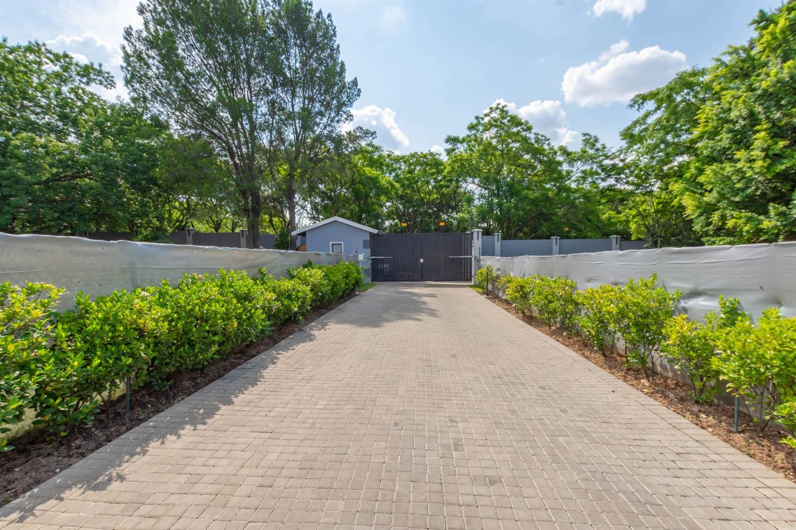 1584 m² Land available in Bryanston East photo number 3