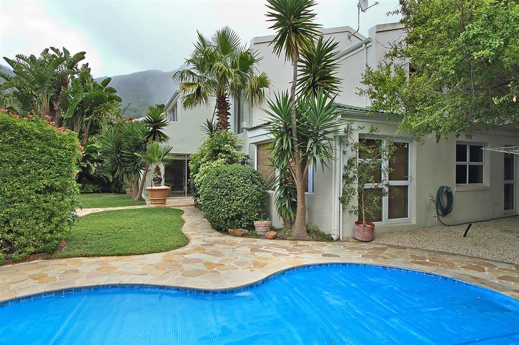 4 Bed House in Hout Bay and surrounds photo number 28