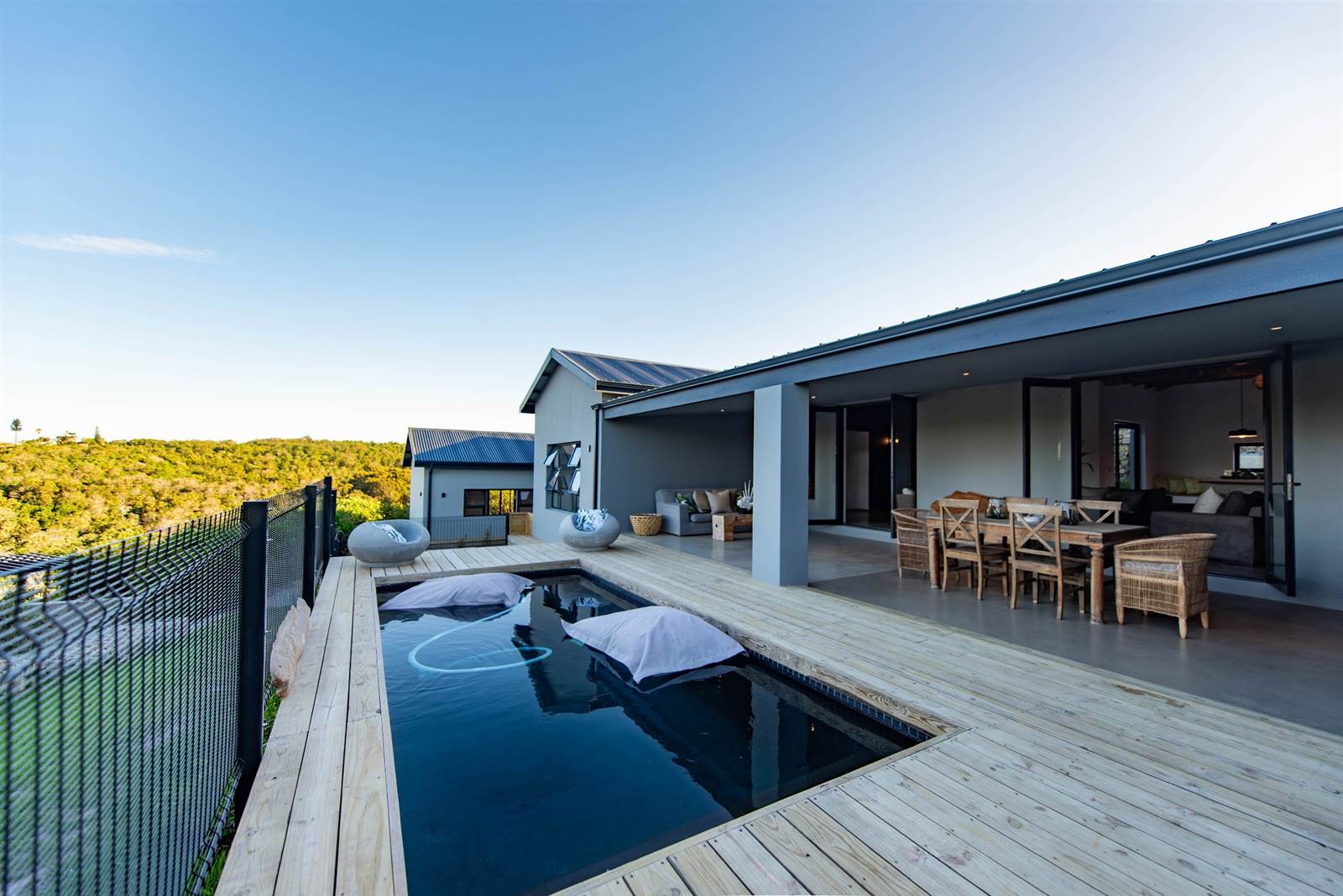 4 Bed House in Plettenberg Bay photo number 20