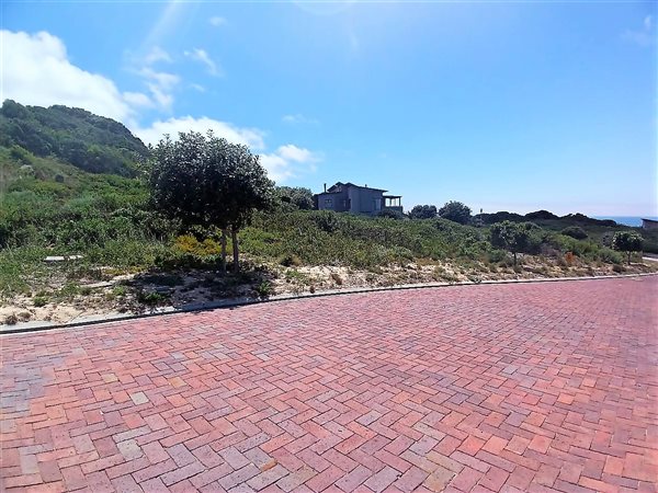 847 m² Land available in Stilbaai