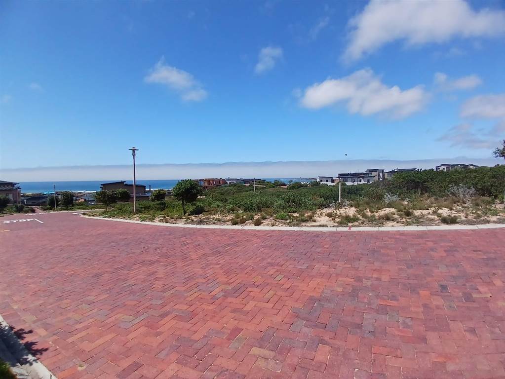 847 m² Land available in Stilbaai photo number 5