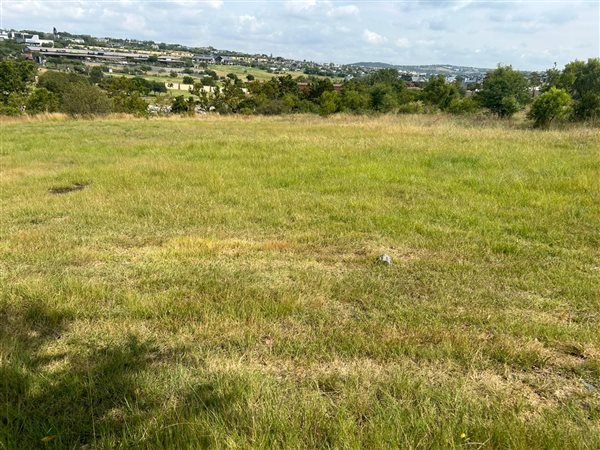 1409 m² Land available in Waterfall Country Estate