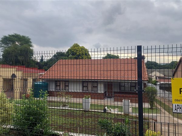 3 Bedroom House 3 Bedroom House