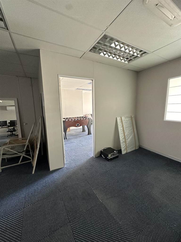 288  m² Commercial space in Sea Point photo number 17