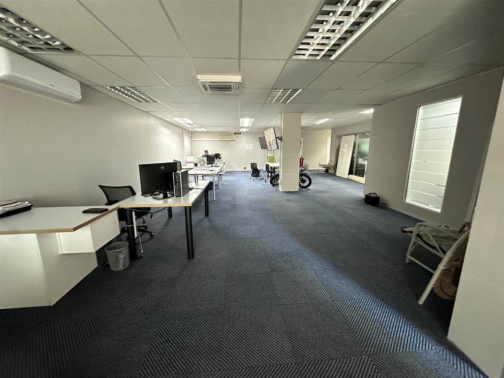 288  m² Commercial space in Sea Point photo number 16