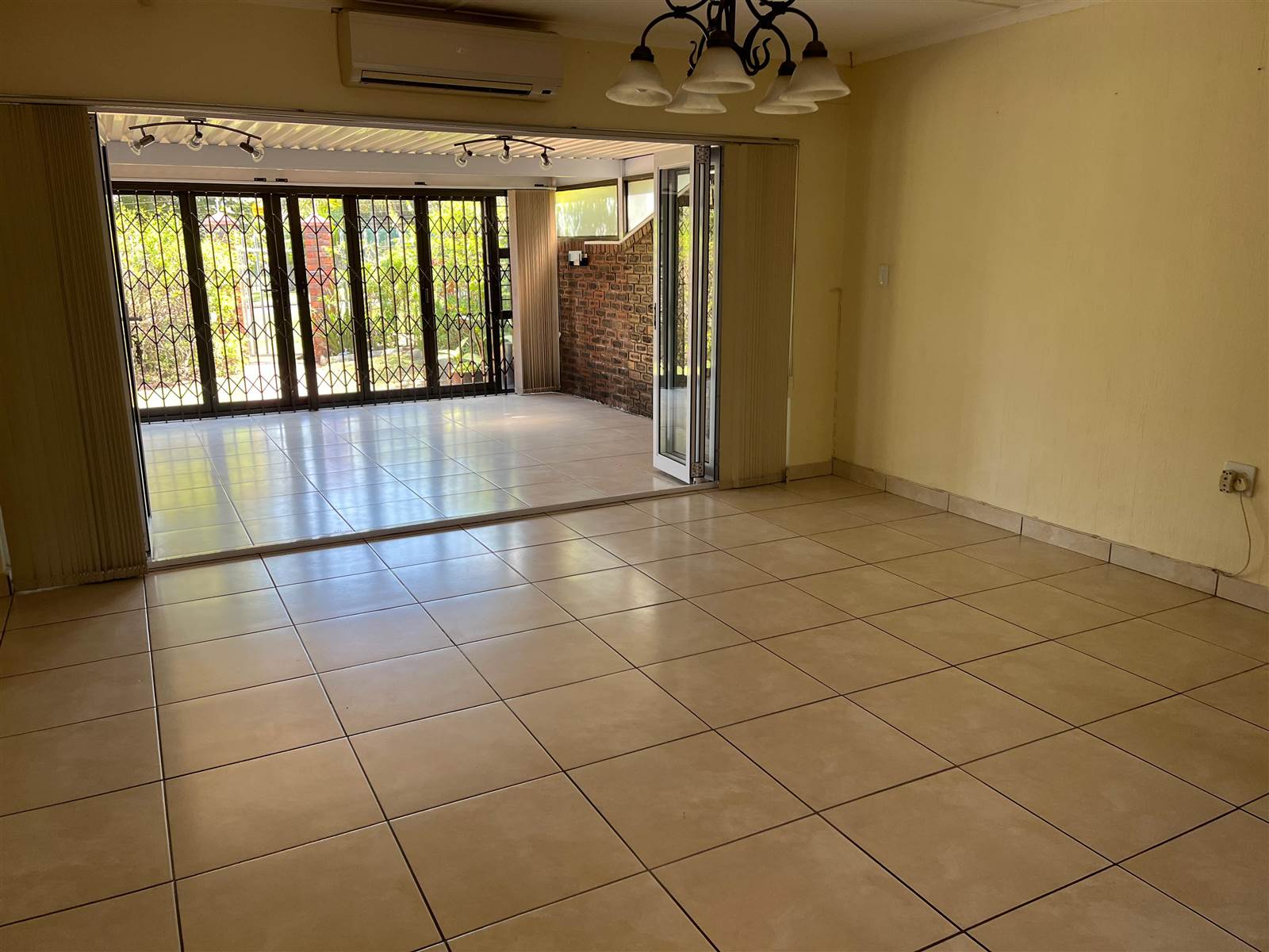3 Bed House in Scottburgh South photo number 6