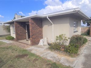 3 Bed House in Crown Gardens