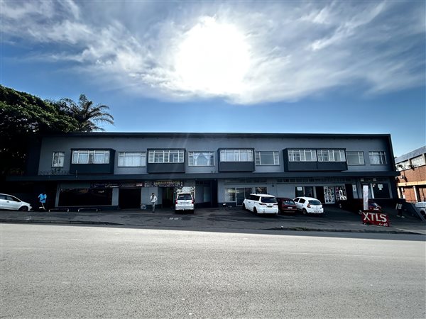 40 m² Retail Space 40 m² Retail Space