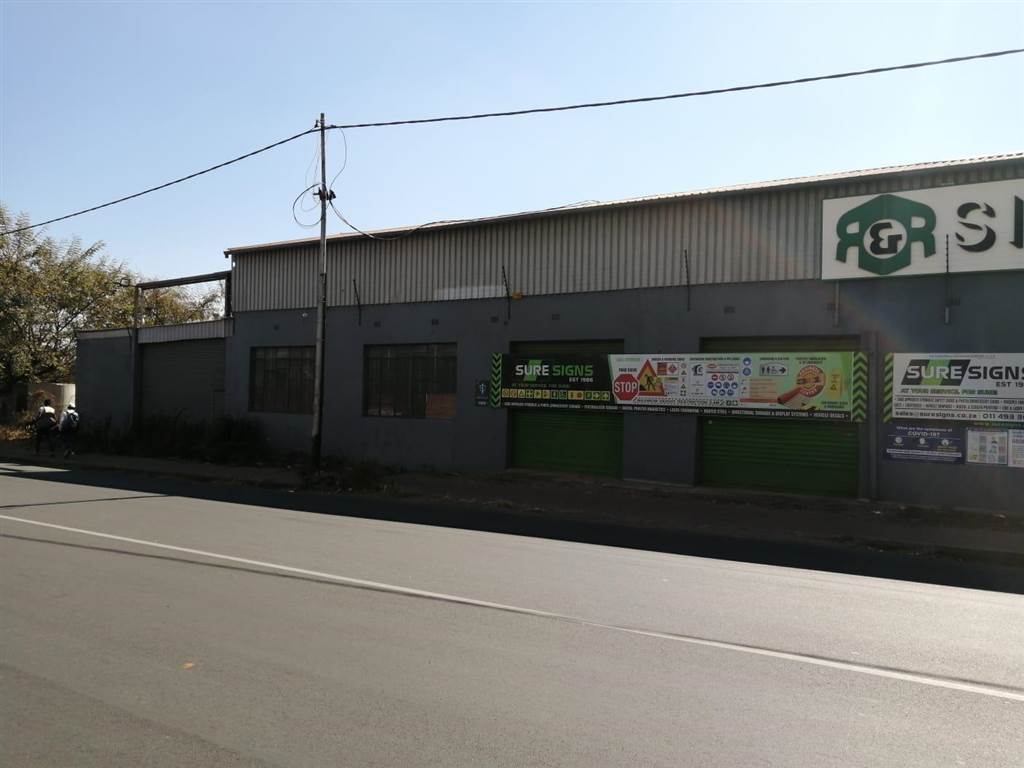 1100  m² Industrial space in Lenasia photo number 2