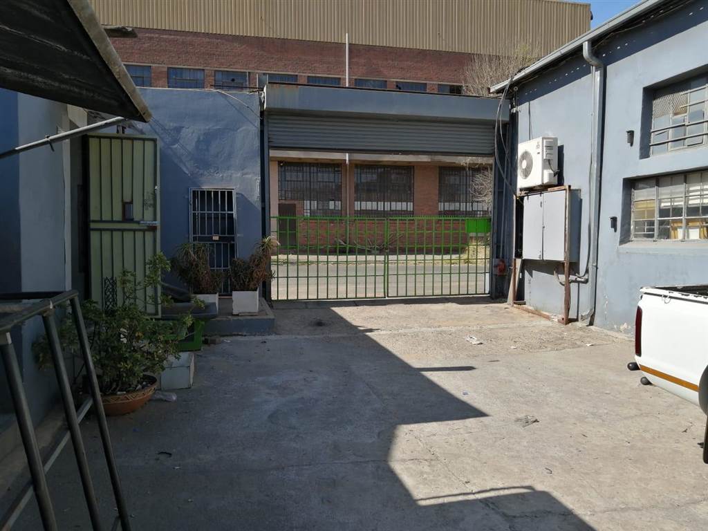 1100  m² Industrial space in Lenasia photo number 5